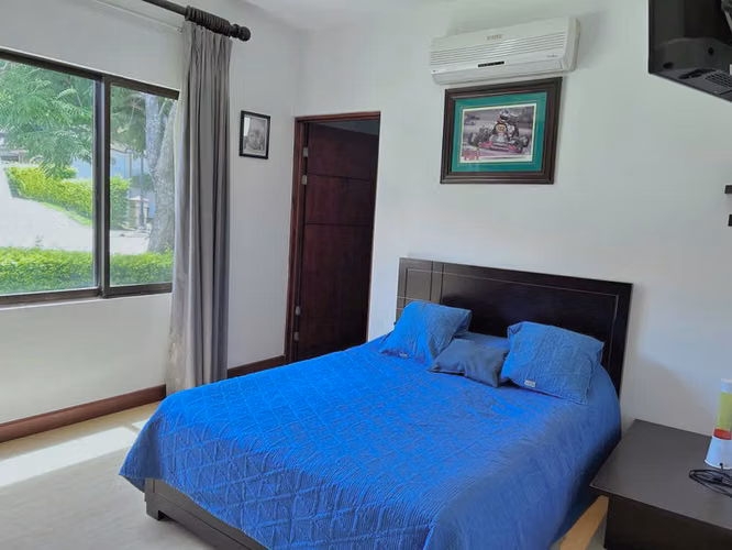 ALQUILER DE CASA EN CONDOMINIO - PIEDADES, SANTA ANA - Imagen 11
