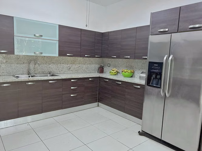 ALQUILER DE CASA EN CONDOMINIO - PIEDADES, SANTA ANA - Imagen 2