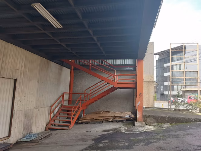 Venta de Bodega en San José. 5428
