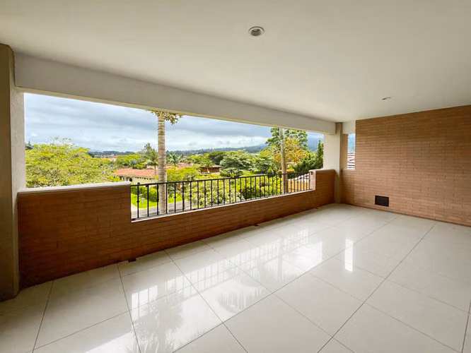 Se vende lujosa y amplia Casa de 2 niveles en Monterán (MA). - Imagen 15
