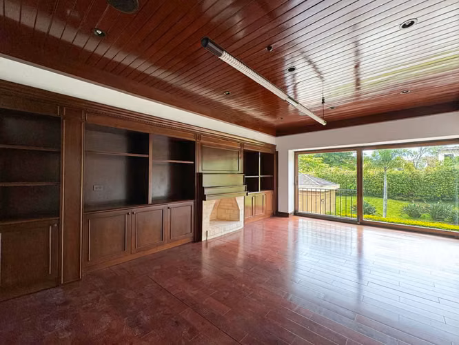 Se vende lujosa y amplia Casa de 2 niveles en Monterán (MA). - Imagen 14