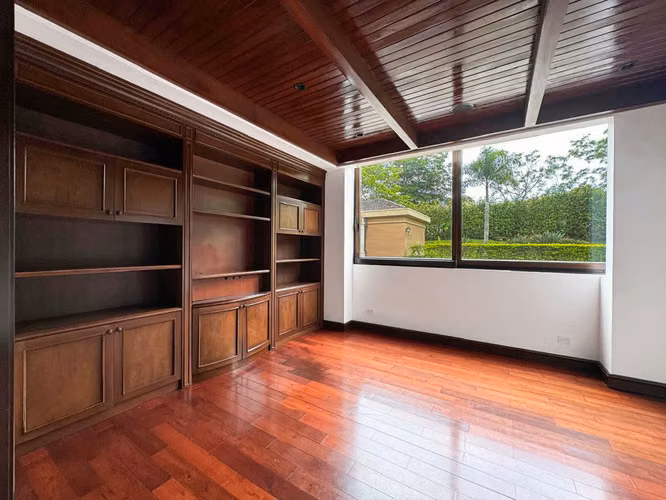 Se vende lujosa y amplia Casa de 2 niveles en Monterán (MA). - Imagen 19