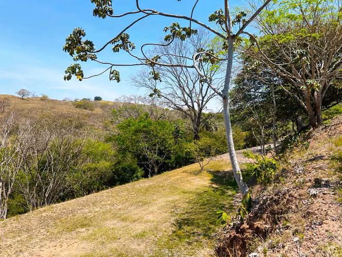 Se vende amplio Lote en La Guácima (MA). - Imagen 2