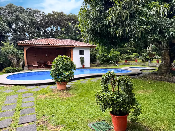 Se vende Propiedad de lujo en Río Oro, Santa Ana (MA). - Imagen 9