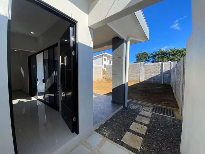 VENDO  CASA MODERNA NUEVA EN BARBA DE HEREDIA - Imagen 5