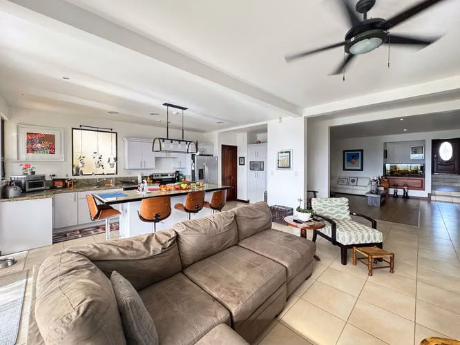 Se vende Casa en condo. de lujo-Colinas de Montealegre, Tres Ríos (AD)