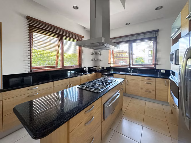 Se vende Casa de lujo de 1 planta en Condominio Gregal, Tres Ríos (AD)