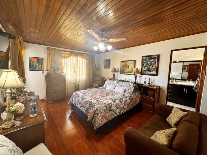 VENTA DE CASA INDEPENDIENTE EN RHOMOSER