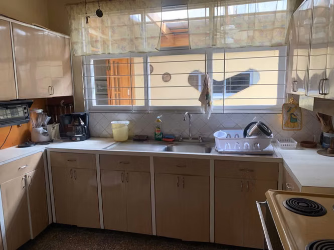 Se vende casa en Guadalupe cerca del Walmart
