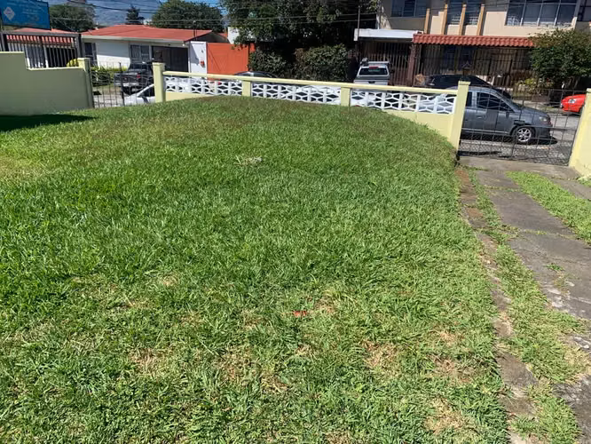 Se vende casa en Guadalupe cerca del Walmart