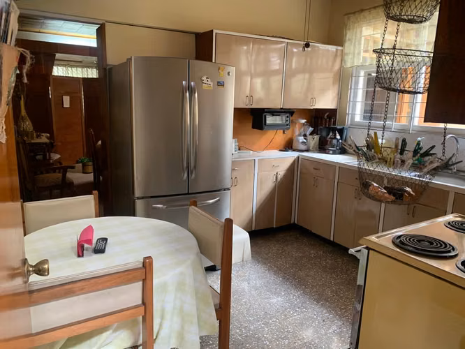 Se vende casa en Guadalupe cerca del Walmart