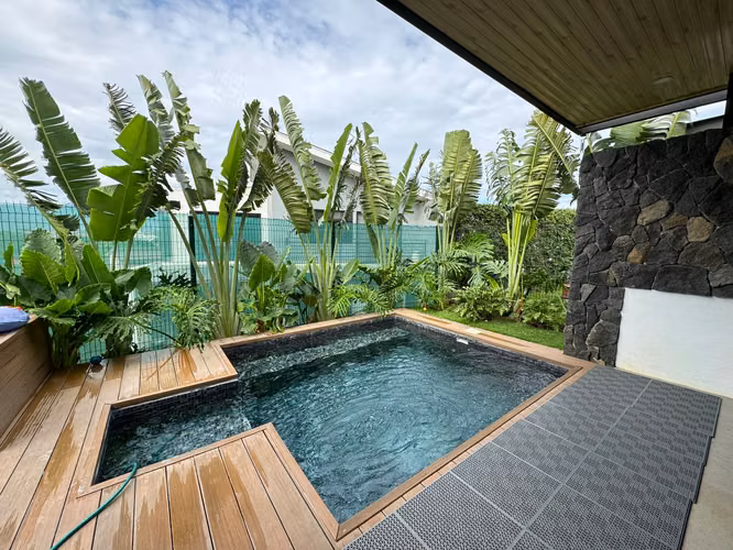 4 HABITACIONES. Planta baja, Piscina  En Heredia FRANCOSTA