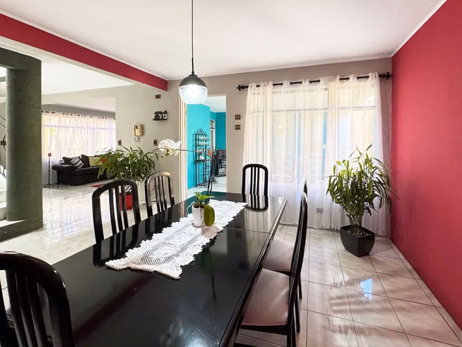 Se vende casa en Lomas de Ayarco con habitación en primera planta (AD)