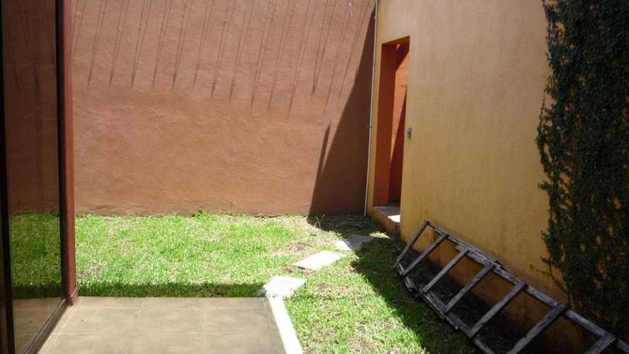CASA AMPLIA EN SANTA ANA - Imagen 3