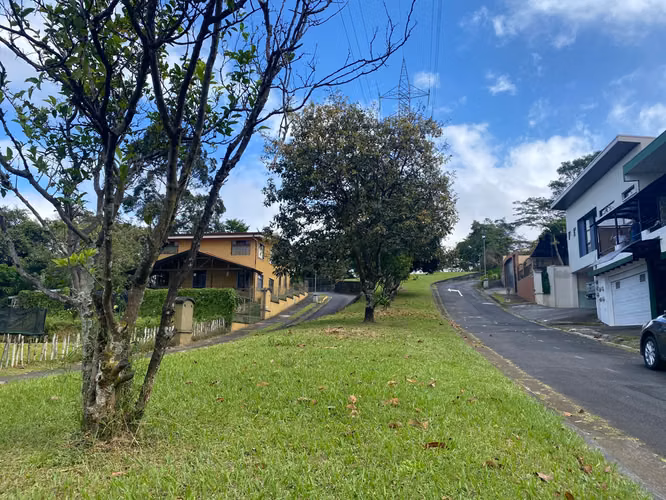Se vende edificio de 4 apartamentos, Sabanilla, Montes de Oca, San Jose - Imagen 4