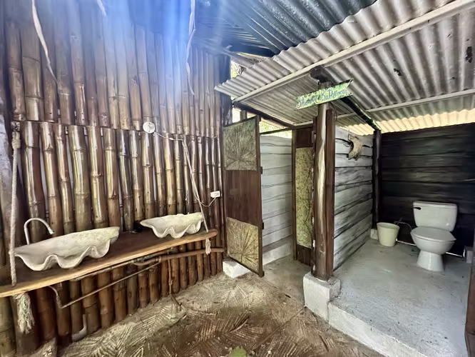 Propiedad con 3 Unidades Independientes y Piscina Compartida – Cerca de Playa Negra, Guanacaste - Imagen 7