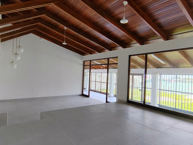 id #38201 En venta amplia casa de una planta en Curridabat