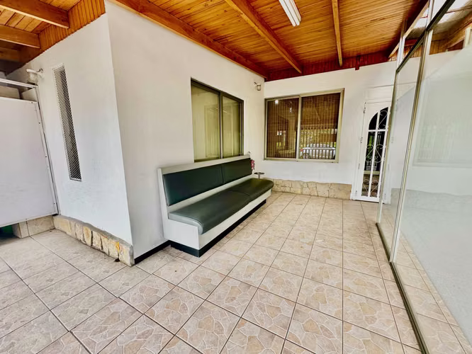 Venta de casa MIXTA en Villas de Ayarco. id 38178