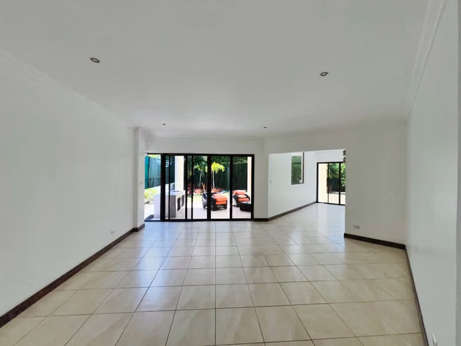 ALQUILER DE CASA EN CONDOMINIO - SANTA ANA - Imagen 3