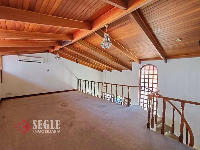 Venta de casa en zona comercial, Escazú, Trejos Montealegre.