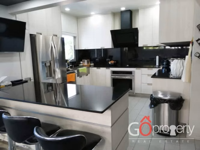 Venta de Casa Moderna de Lujo - Santa Ana ID3324