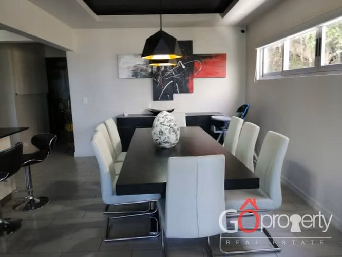 Venta de Casa Moderna de Lujo - Santa Ana ID3324