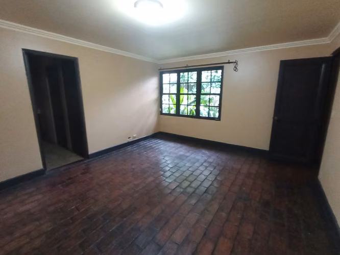 id #36441 Venta de casa amplia en Pinares de Curridabat PARA INVERSIÓN
