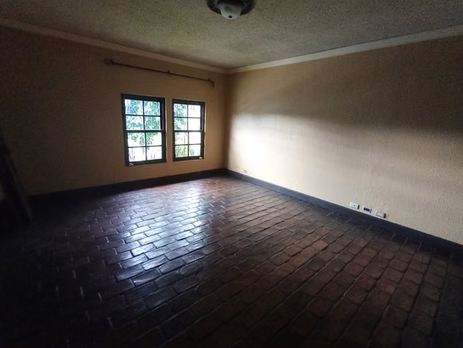 id #36441 Venta de casa amplia en Pinares de Curridabat PARA INVERSIÓN