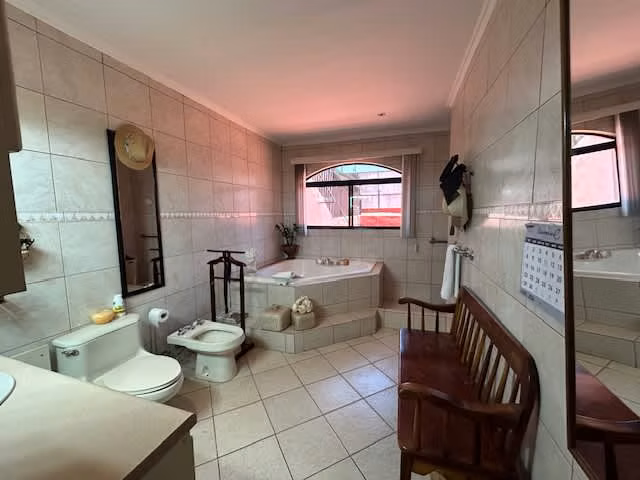 id #37017 Venta de Casa en Residencial, Lomas de Ayarco, Curridabat