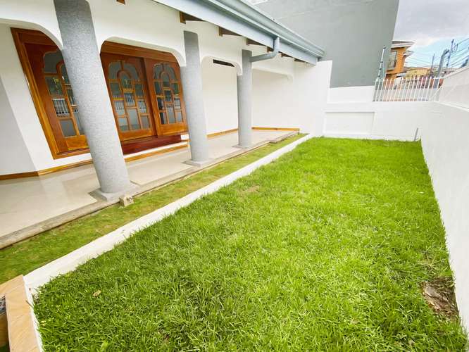 Venta de Casa de uso mixto en Guayabos de Curridabat - Imagen 7
