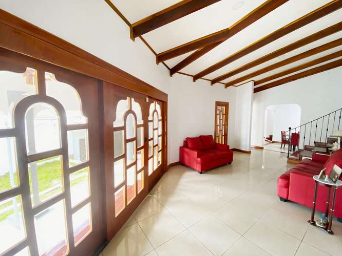 Venta de Casa de uso mixto en Guayabos de Curridabat - Imagen 1