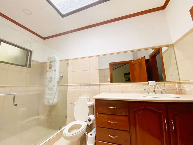 Venta de Casa de uso mixto en Guayabos de Curridabat - Imagen 12