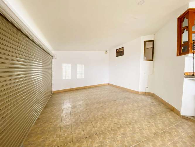 Venta de Casa de uso mixto en Guayabos de Curridabat - Imagen 5