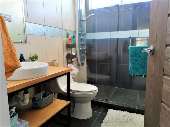 Venta de amplia casa , Curridabat id #35048