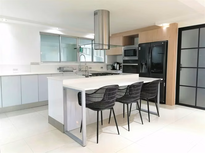 Venta de amplia casa , Curridabat id #35048
