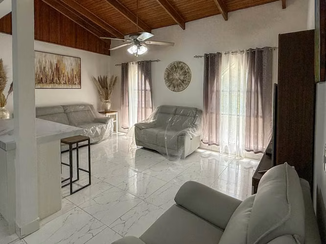 Encantadora Casa Remodelada con Apartamento para Alquiler a Corto Plazo en San José, Costa Rica - En Venta ID 23083 - Imagen 20