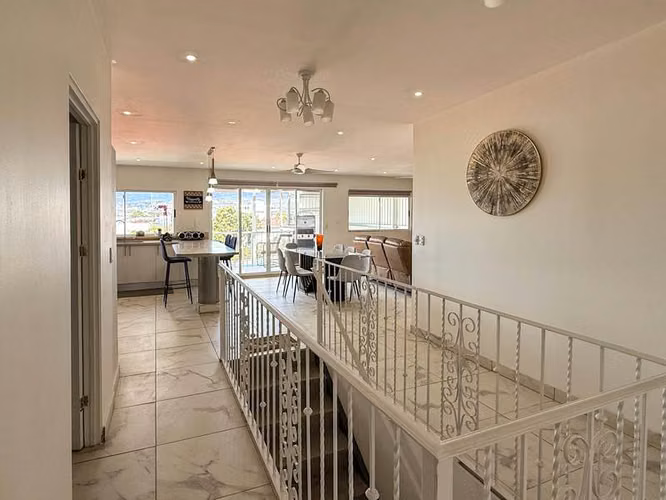 Encantadora Casa Remodelada con Apartamento para Alquiler a Corto Plazo en San José, Costa Rica - En Venta ID 23083 - Imagen 5
