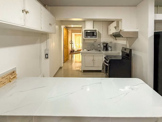 Encantadora Casa Remodelada con Apartamento para Alquiler a Corto Plazo en San José, Costa Rica - En Venta ID 23083 - Imagen 7