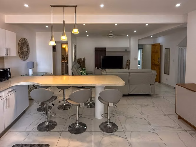Encantadora Casa Remodelada con Apartamento para Alquiler a Corto Plazo en San José, Costa Rica - En Venta ID 23083 - Imagen 15
