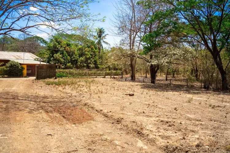 Lot for $50,000: 15 minutes from Playa Potrero, Guanacaste, Costa Rica - Imagen 2