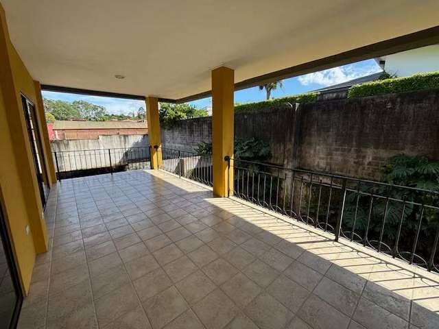 Venta de casa en Residencial AAA, Curridabat, San José, #5640