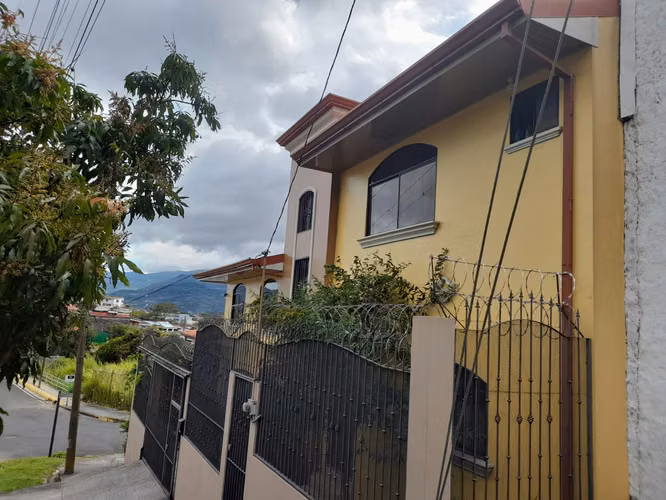 Venta de casas, Barrio Gonzalez Lahman 5633