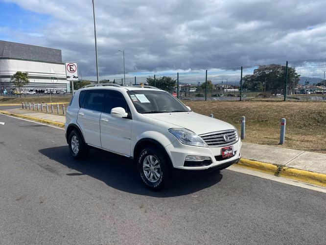 SSANG YONG REXTON TDi 2017 - Imagen 6