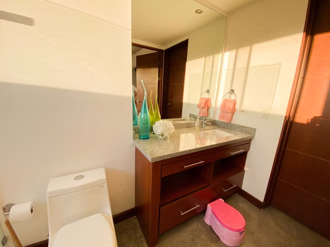 Casa de 3 Niveles en Santa Ana | Jardín | Condominio de Solo 5 Casas - Imagen 26