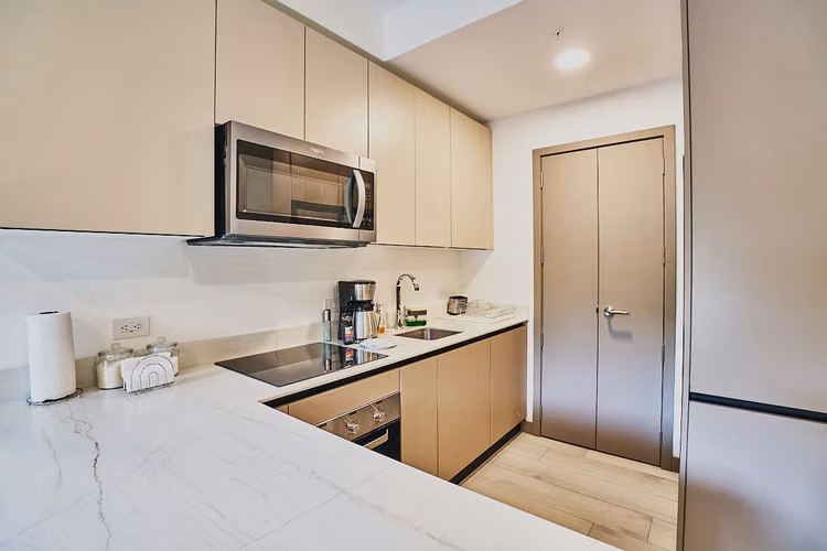 Condominio Núcleo Sabana/ amueblado/ 2 habitaciones/ 1 parqueo - Imagen 5