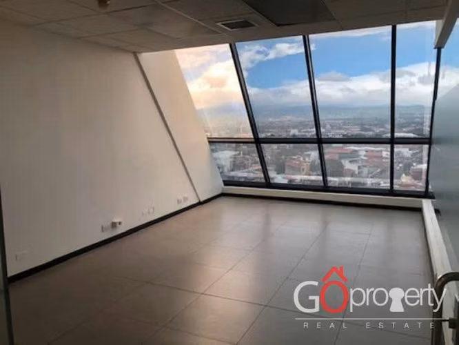 Alquiler de oficina en condominio Paseo Colon 4261