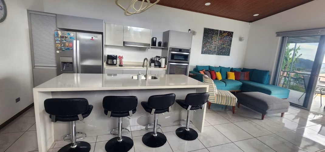 Casa en venta en Naranjo, amueblada, preciosas vistas, cancha básquetbol, estilo moderno - Imagen 7