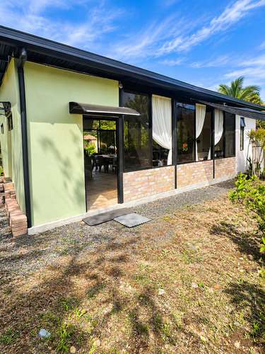 CASA EN VENTA CON PISCINA PRIVADA Y AMPLIO TERRENO EN ATENAS - Imagen 4