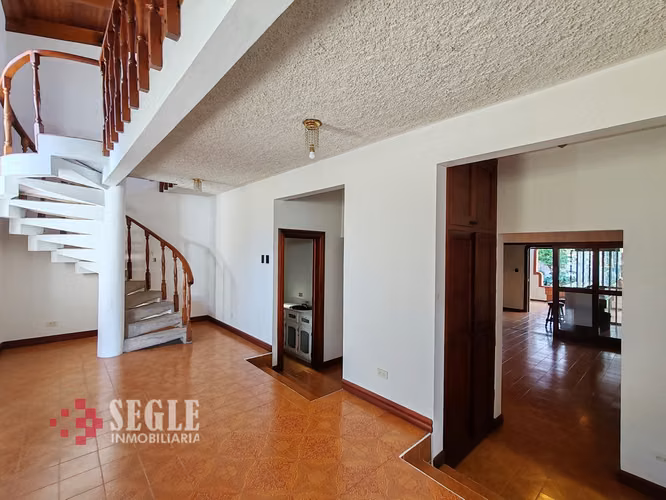 Casa de una planta con dos apartamentos en Escazú, Trejos Montealegre - Imagen 4