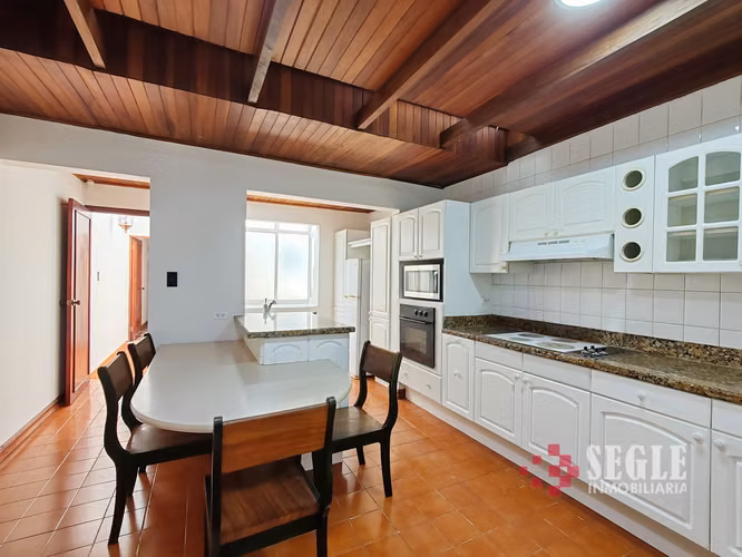 Casa de una planta con dos apartamentos en Escazú, Trejos Montealegre - Imagen 12